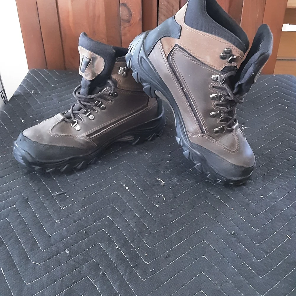 Spencer Wolverines - Picture 2 of 13